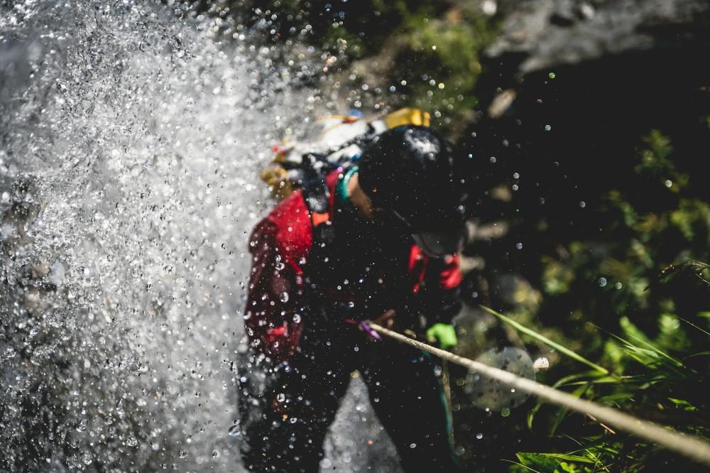 Le canyoning à la Réunion est une expérience aquatique réservée aux amateurs de sensations fortes.